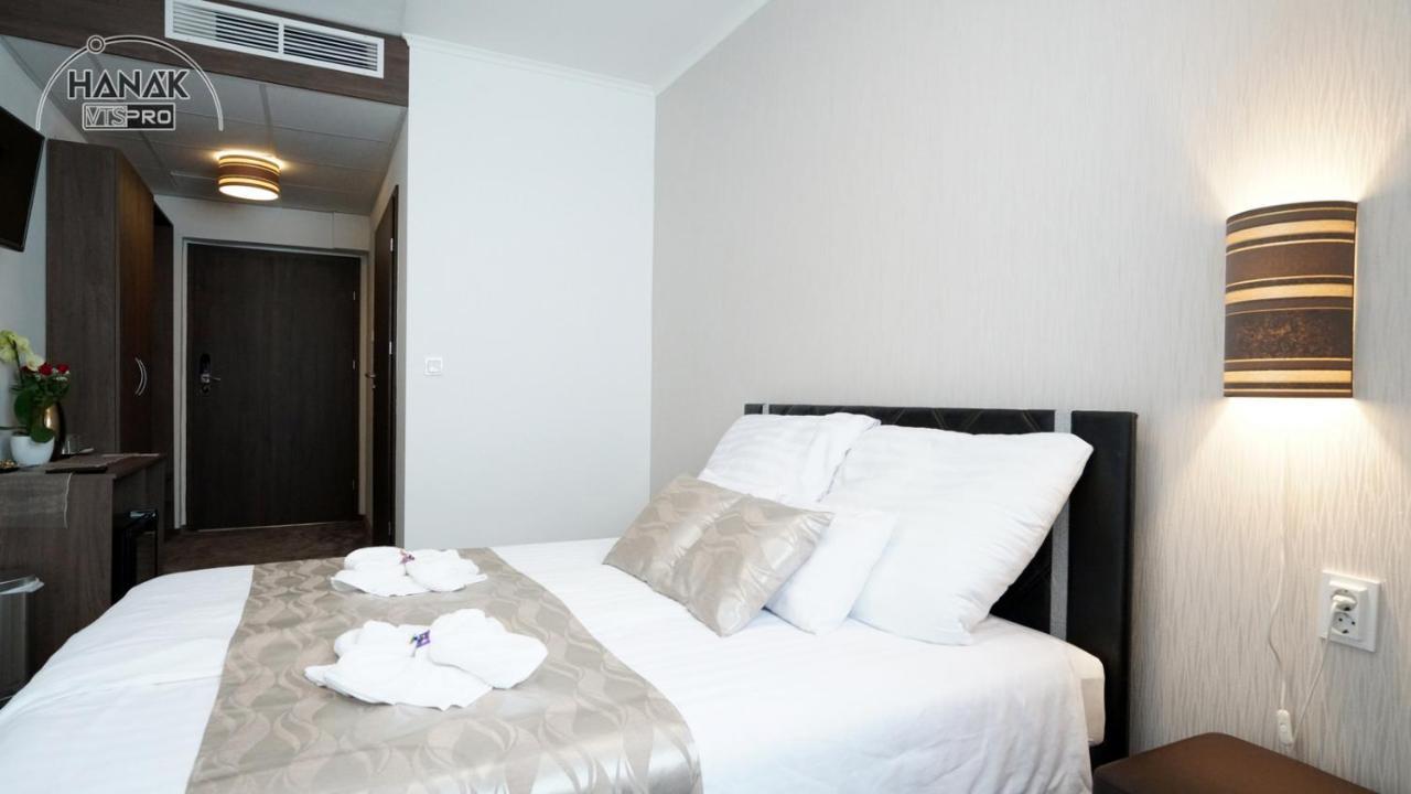 Hotel Irisz Ньиредьхаза Экстерьер фото