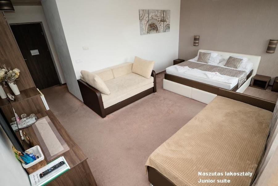 Hotel Irisz Ньиредьхаза Экстерьер фото