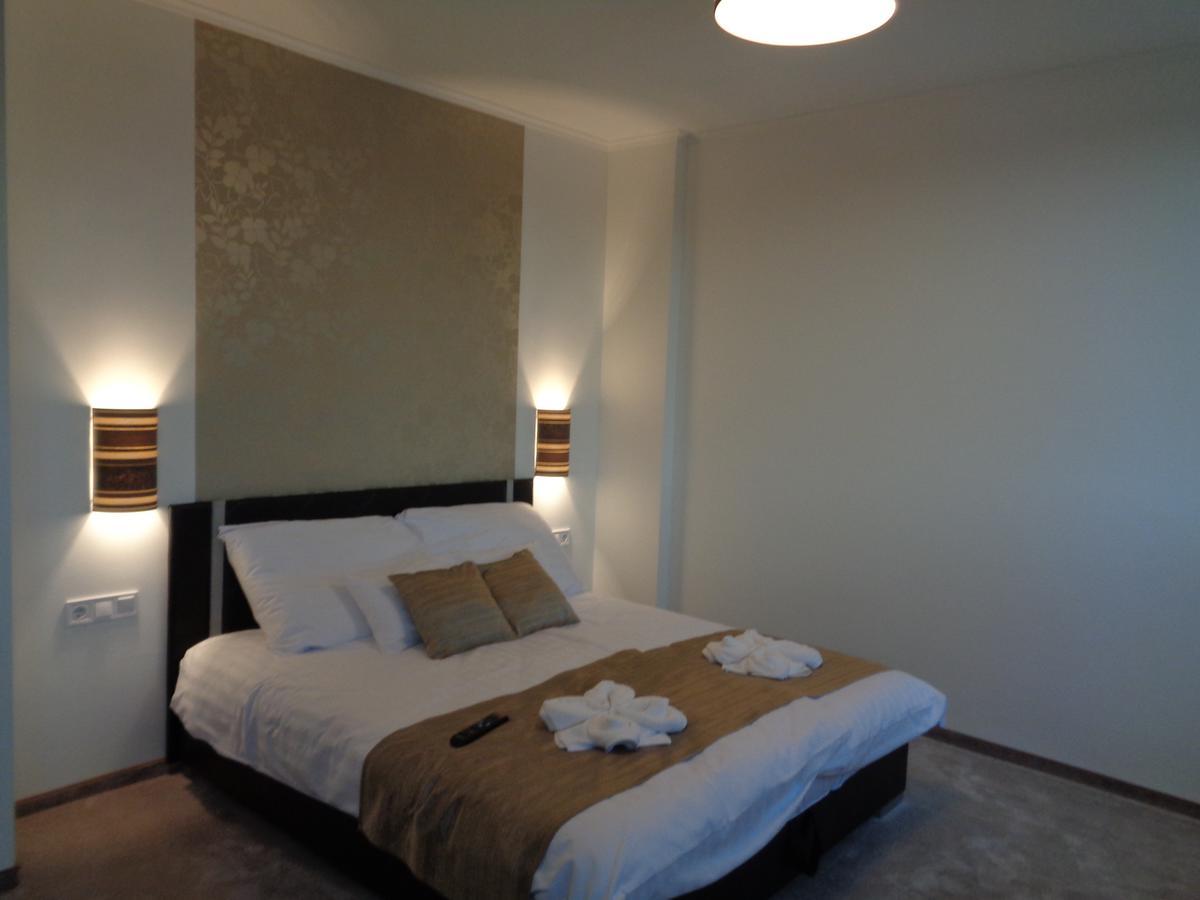 Hotel Irisz Ньиредьхаза Экстерьер фото