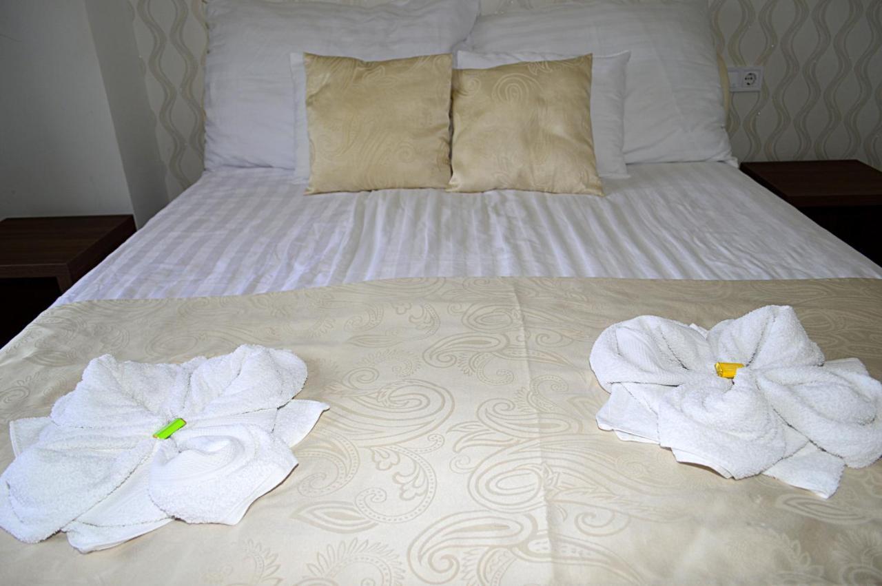 Hotel Irisz Ньиредьхаза Экстерьер фото